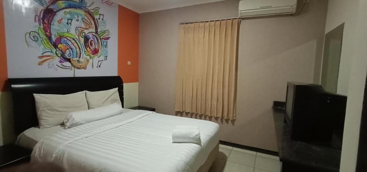 Votel Hotel Tulungagung Dış mekan fotoğraf