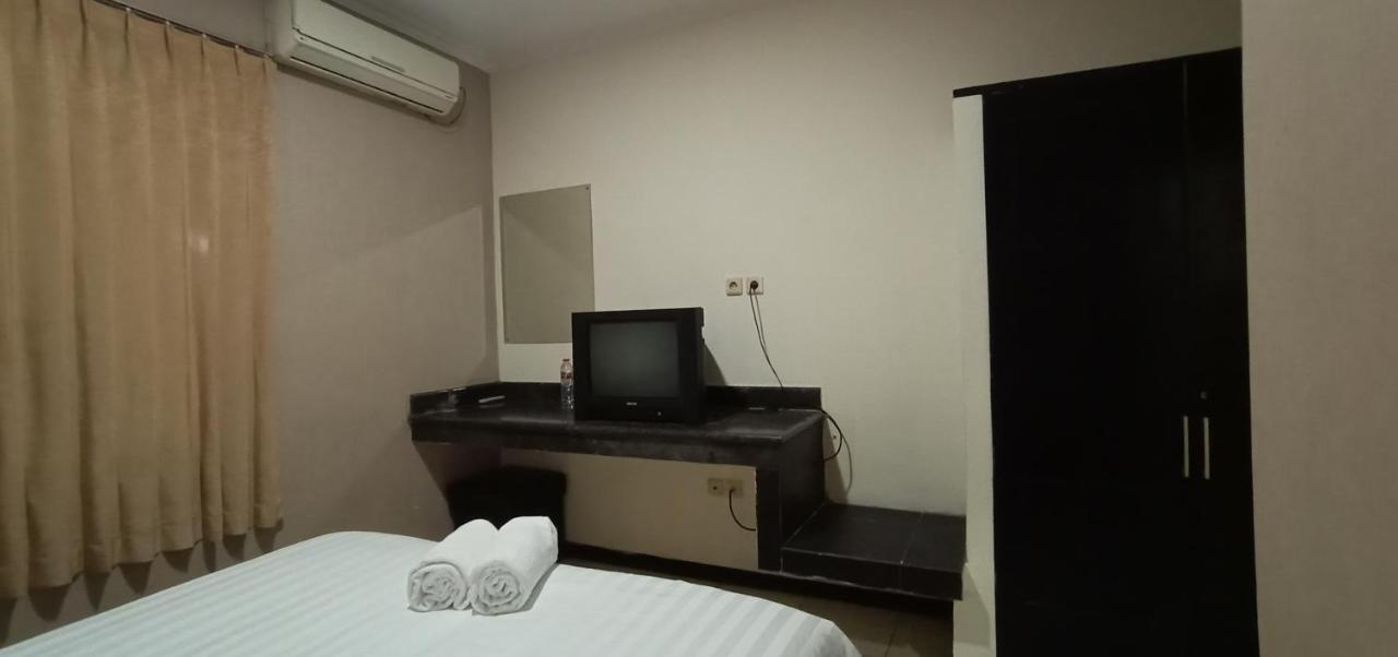 Votel Hotel Tulungagung Dış mekan fotoğraf