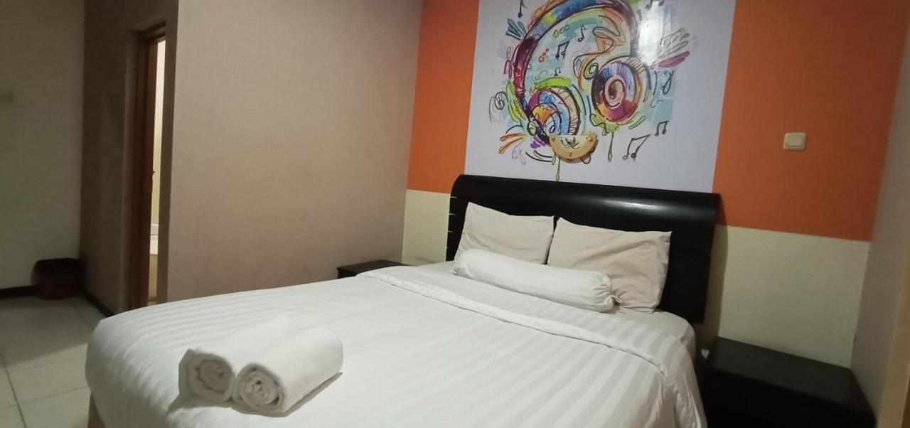 Votel Hotel Tulungagung Dış mekan fotoğraf