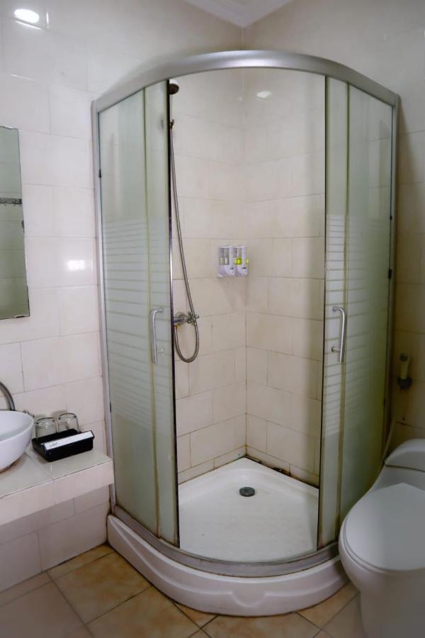 Votel Hotel Tulungagung Dış mekan fotoğraf