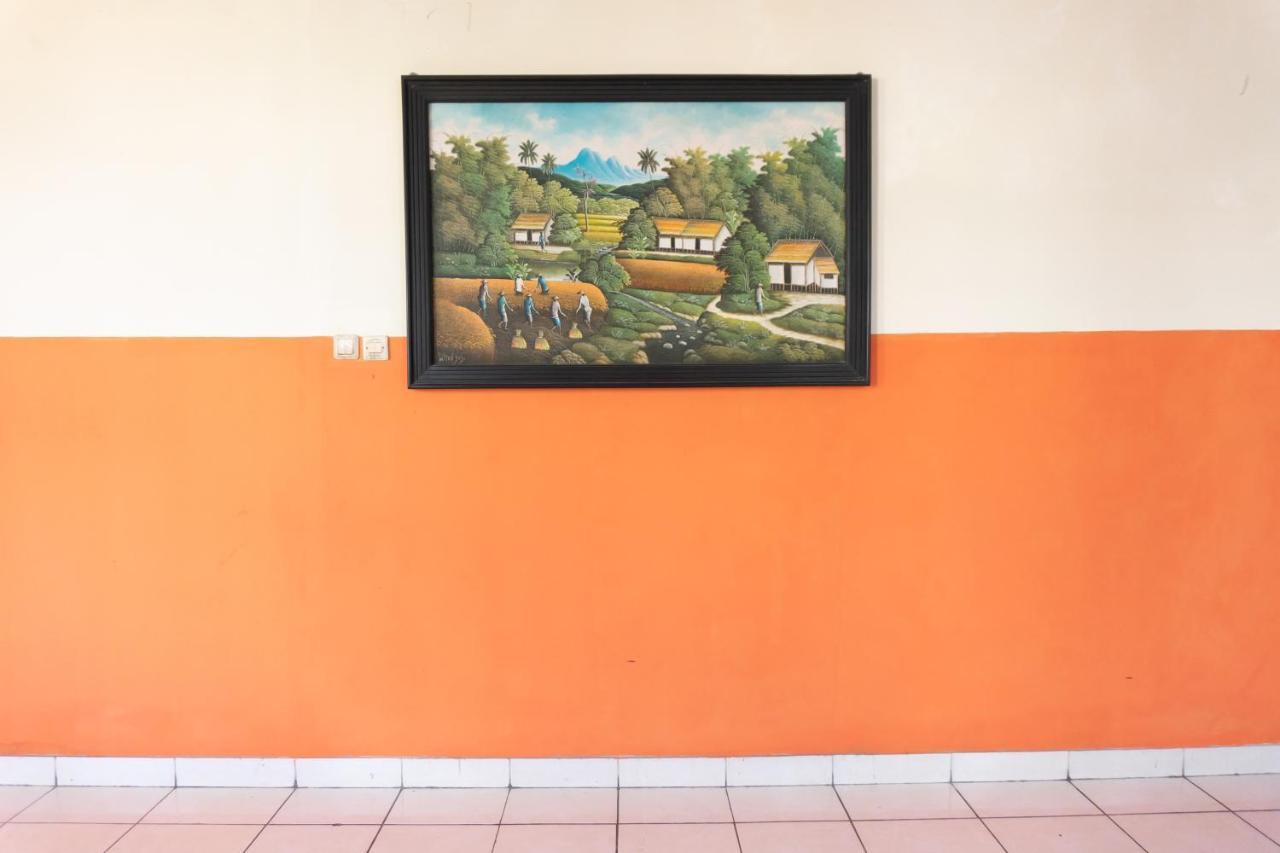 Votel Hotel Tulungagung Dış mekan fotoğraf