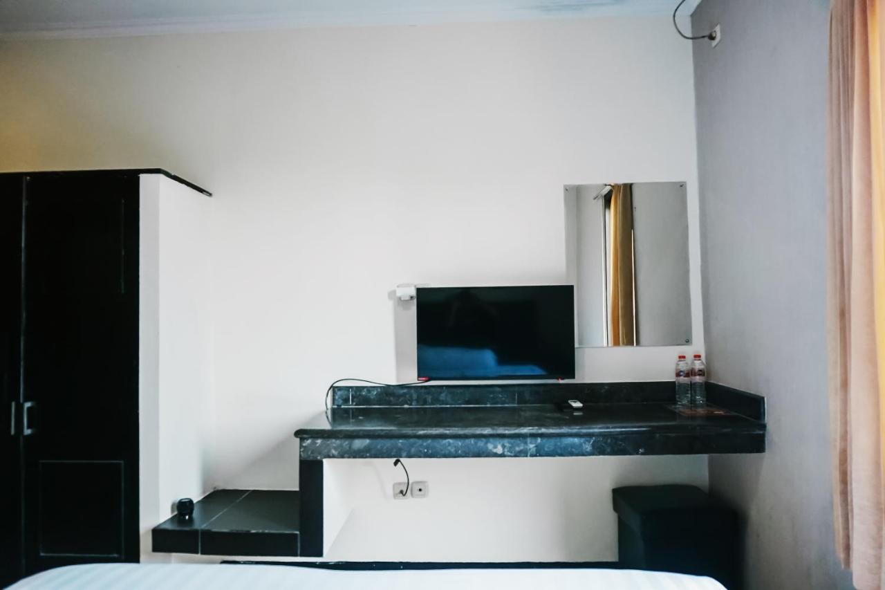 Votel Hotel Tulungagung Dış mekan fotoğraf
