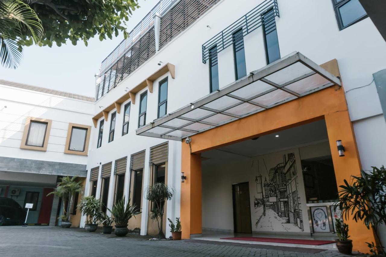 Votel Hotel Tulungagung Dış mekan fotoğraf