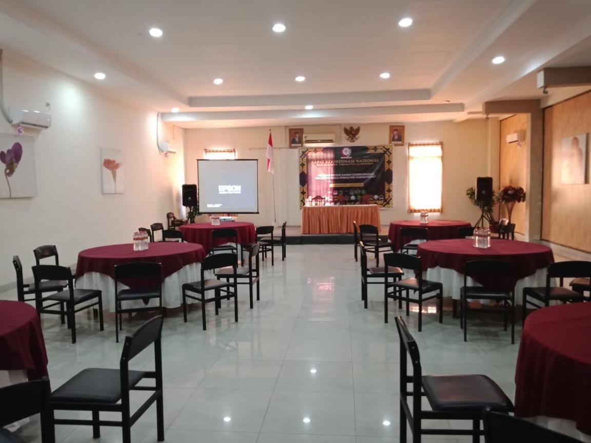 Votel Hotel Tulungagung Dış mekan fotoğraf