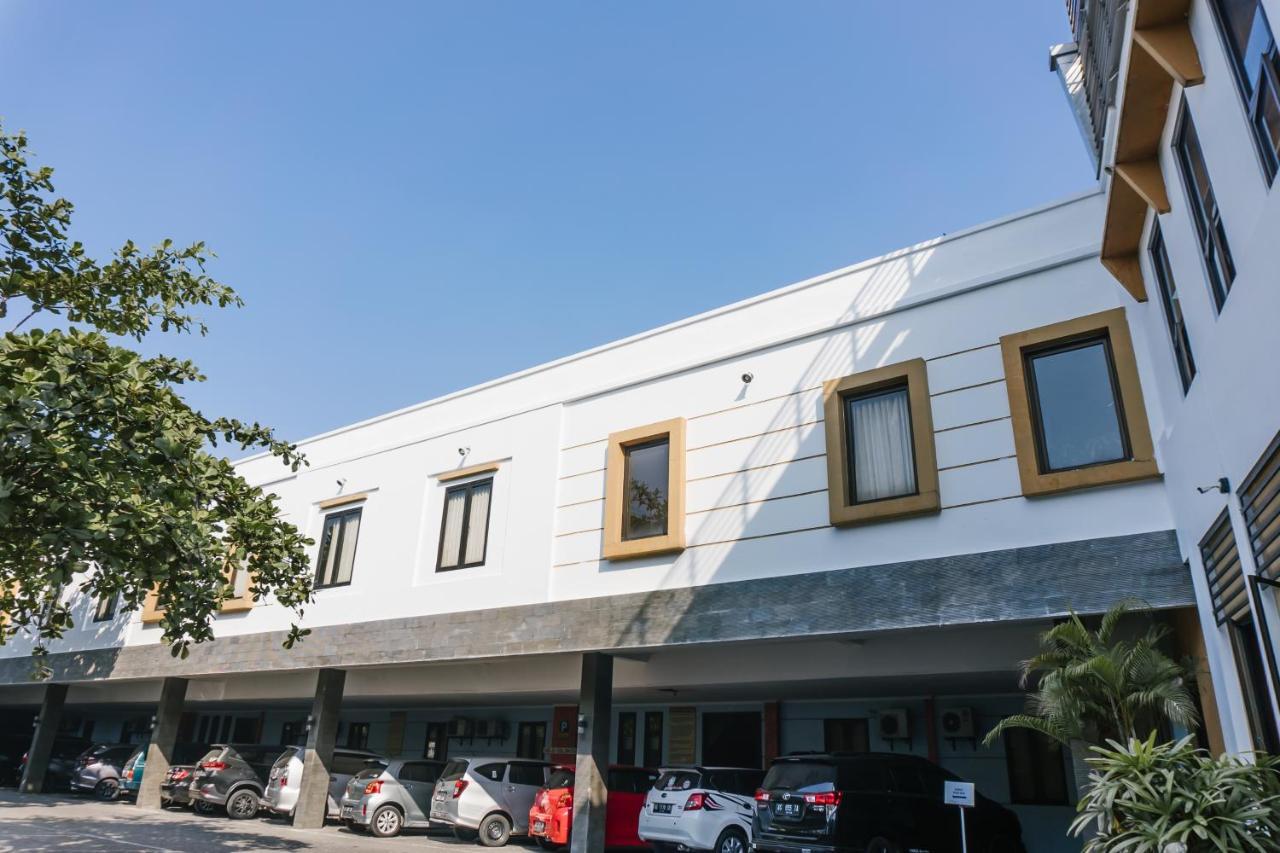 Votel Hotel Tulungagung Dış mekan fotoğraf