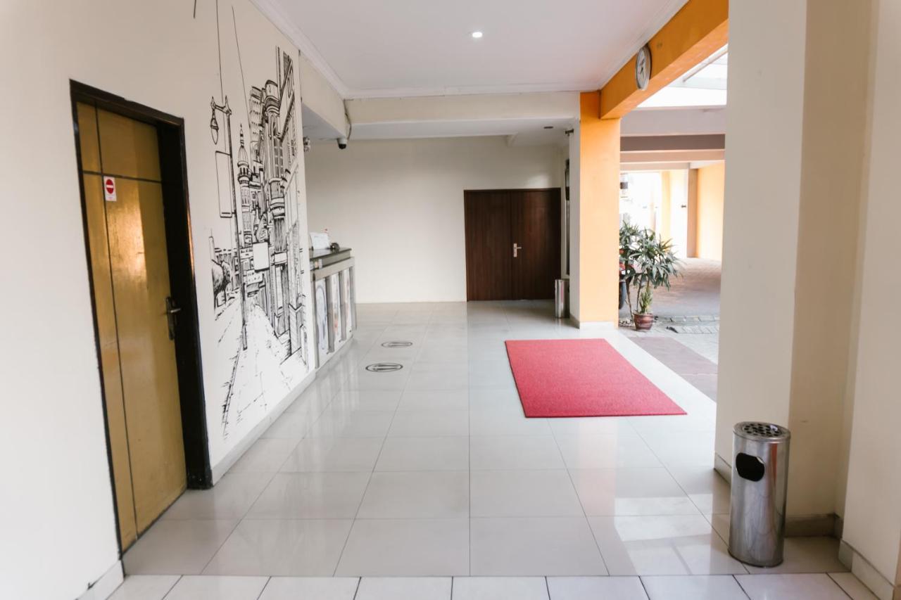 Votel Hotel Tulungagung Dış mekan fotoğraf