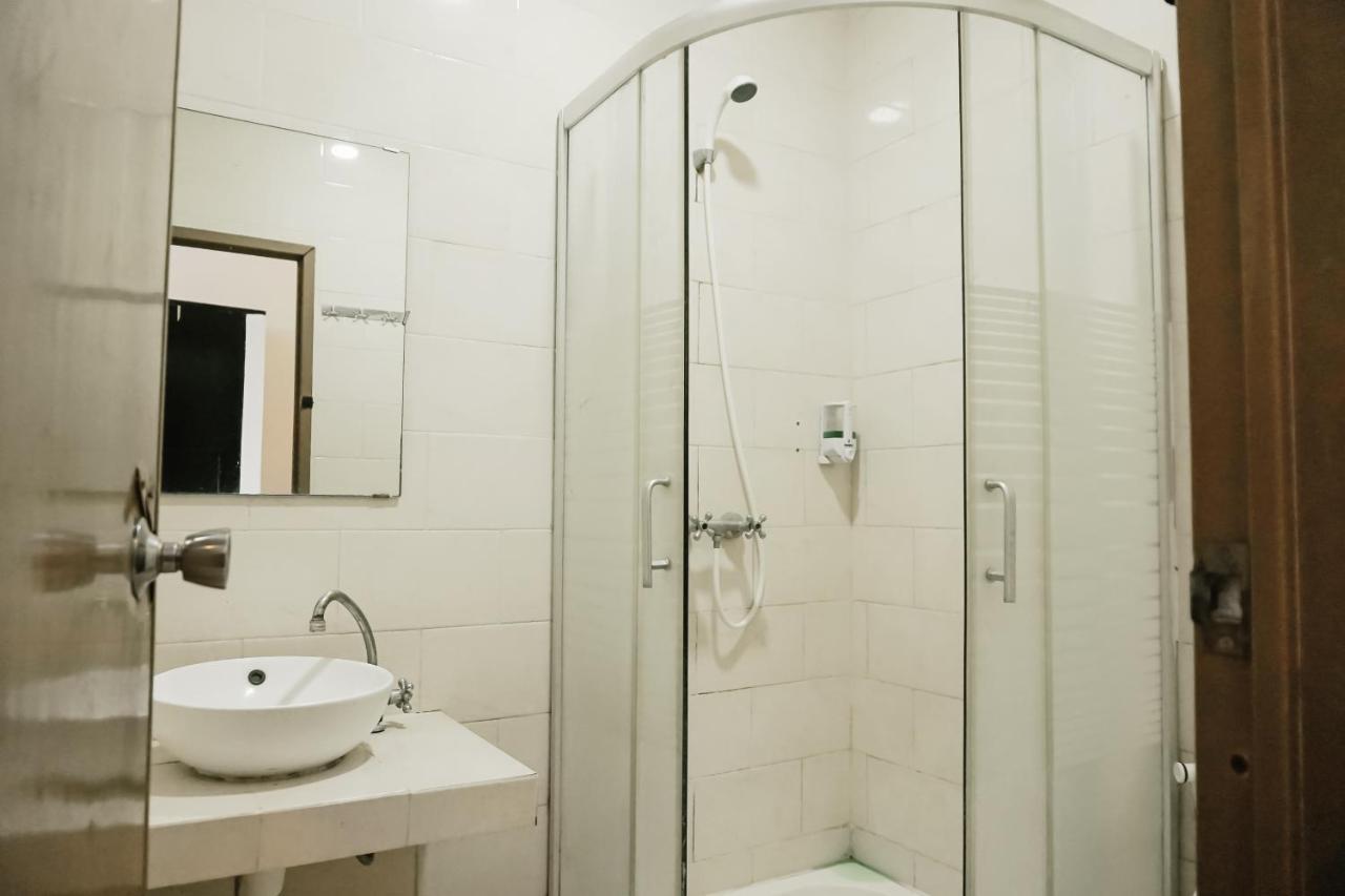 Votel Hotel Tulungagung Dış mekan fotoğraf
