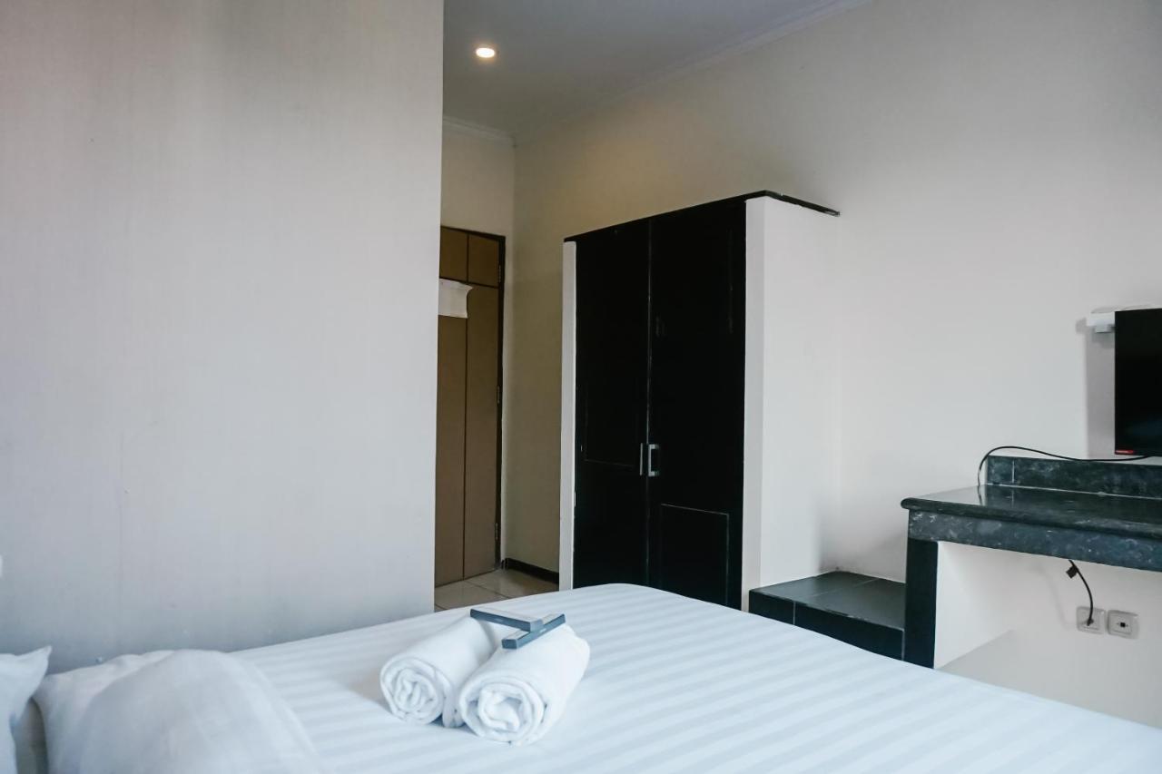 Votel Hotel Tulungagung Dış mekan fotoğraf